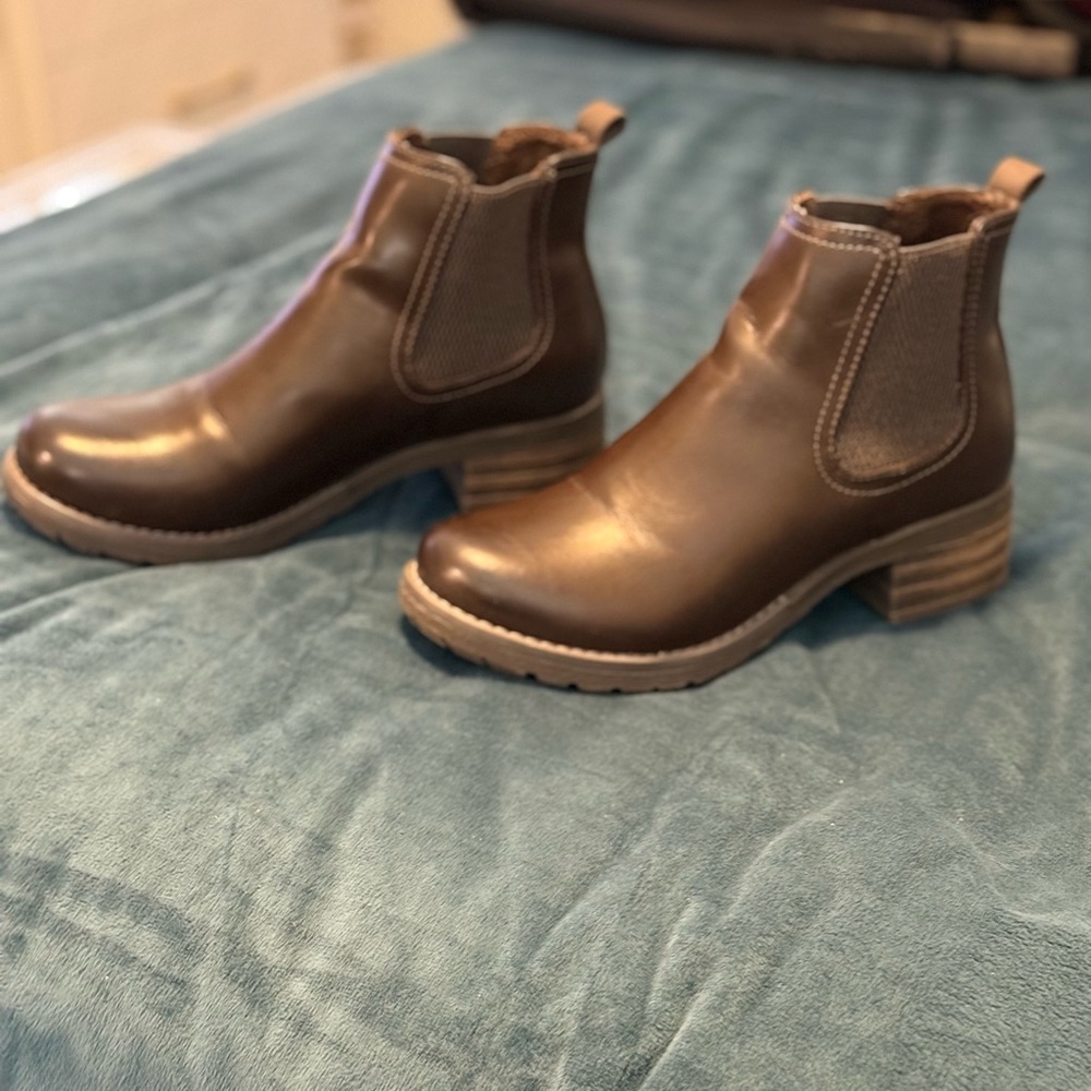 Eastland Dark Brown Chelsea Ankle Booties 7.5